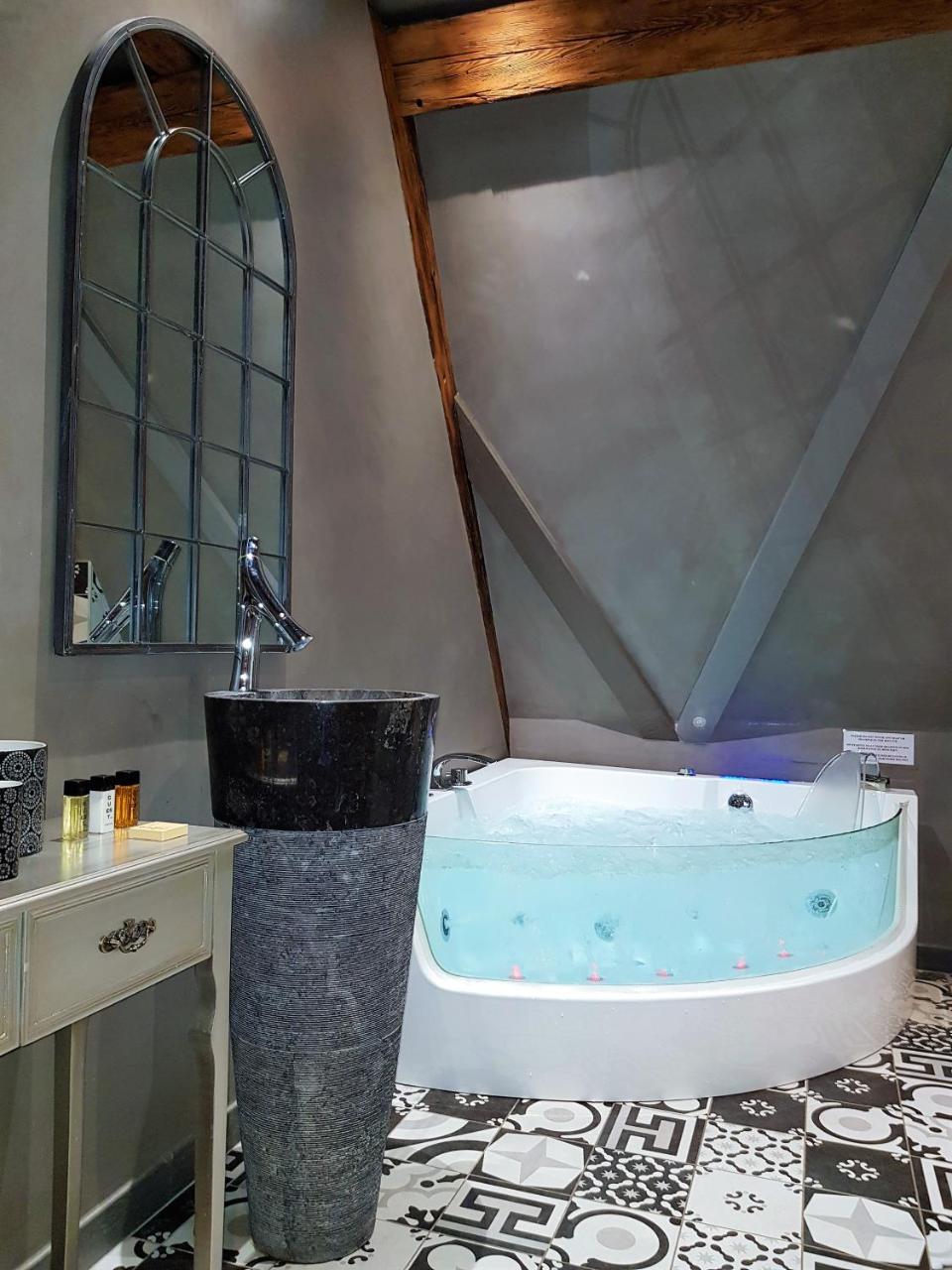 Le 1615 - Luxe Et Spa Colmar Exterior foto